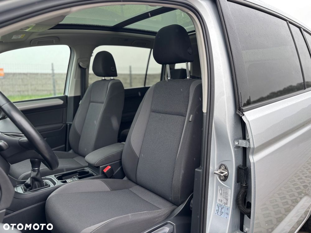 Volkswagen Touran 1.5 TSI EVO Comfortline - 16