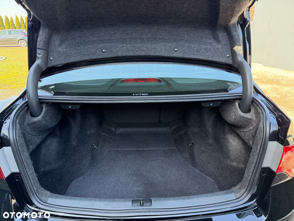 Honda Accord 2.0 Lifestyle - 21