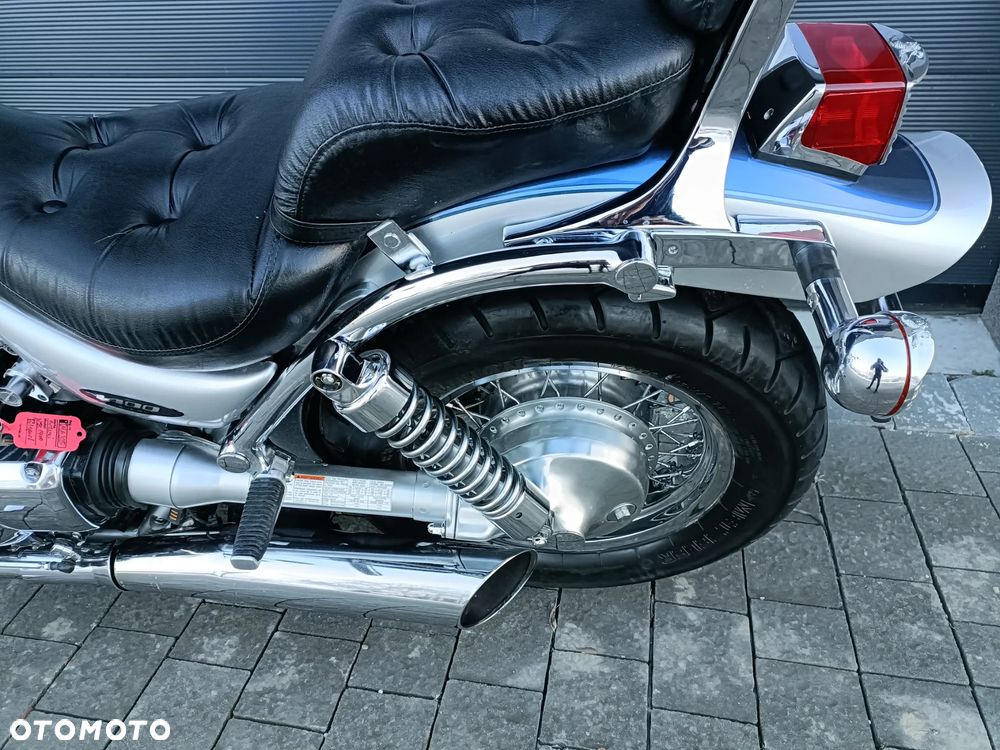 Suzuki Intruder - 5