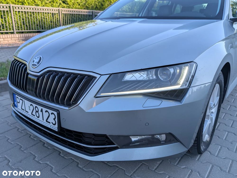 Skoda Superb 2.0 TDI DSG Style - 36