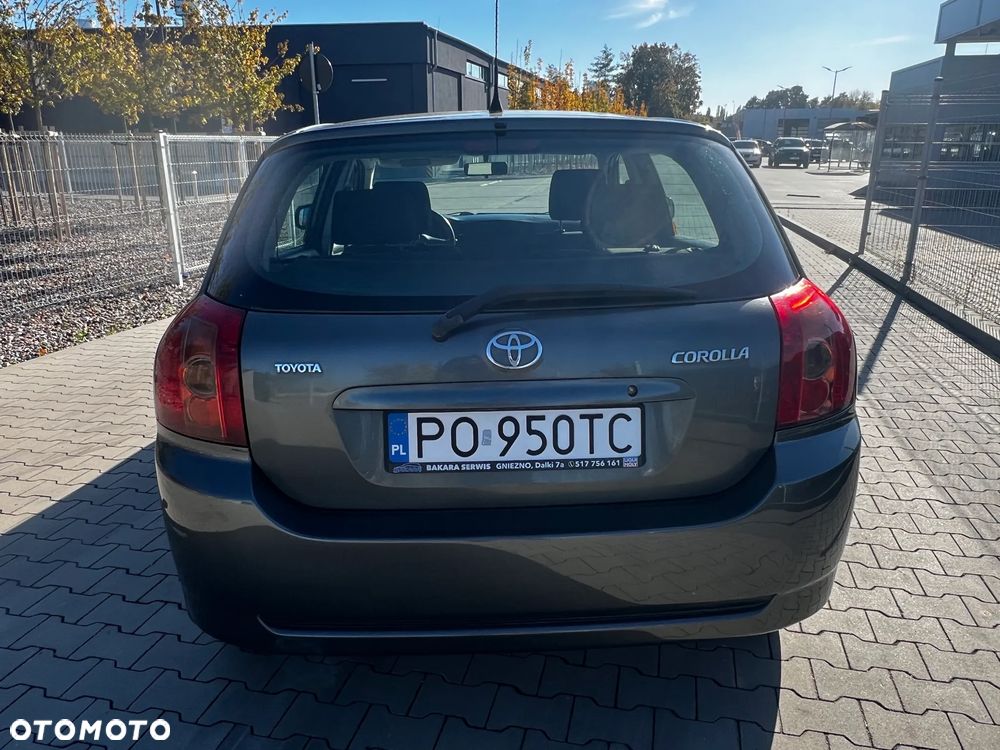 Toyota Corolla - 28
