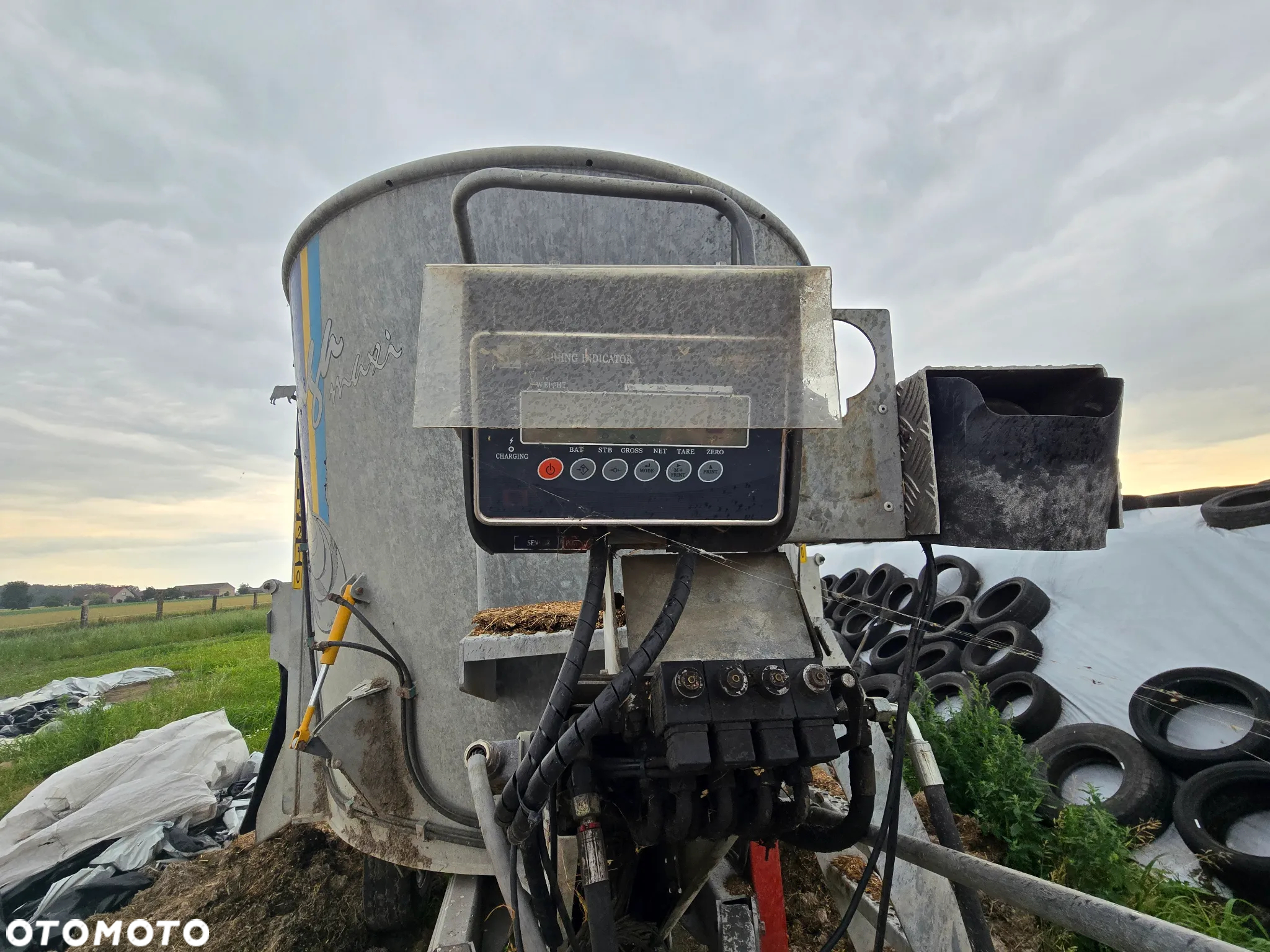AGRIPOL Wóz paszowy Peecon - 2