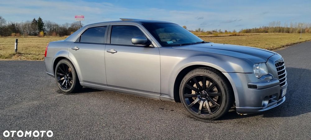 Chrysler 300C 6.1 V8 Hemi SRT8 - 21