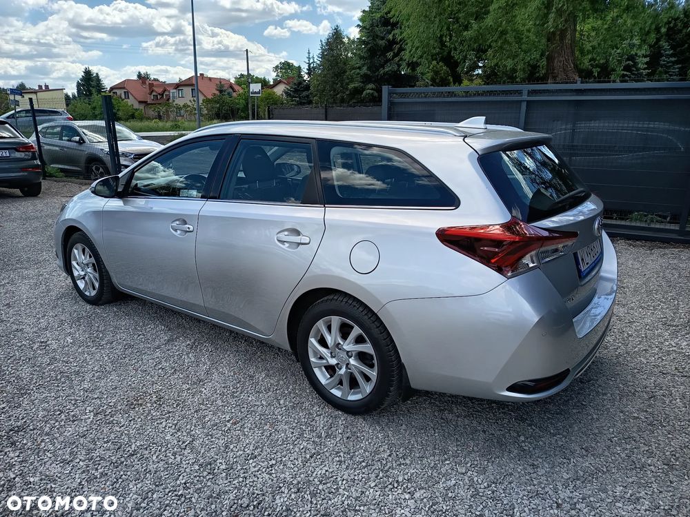 Toyota Auris 1.6 Dynamic - 9