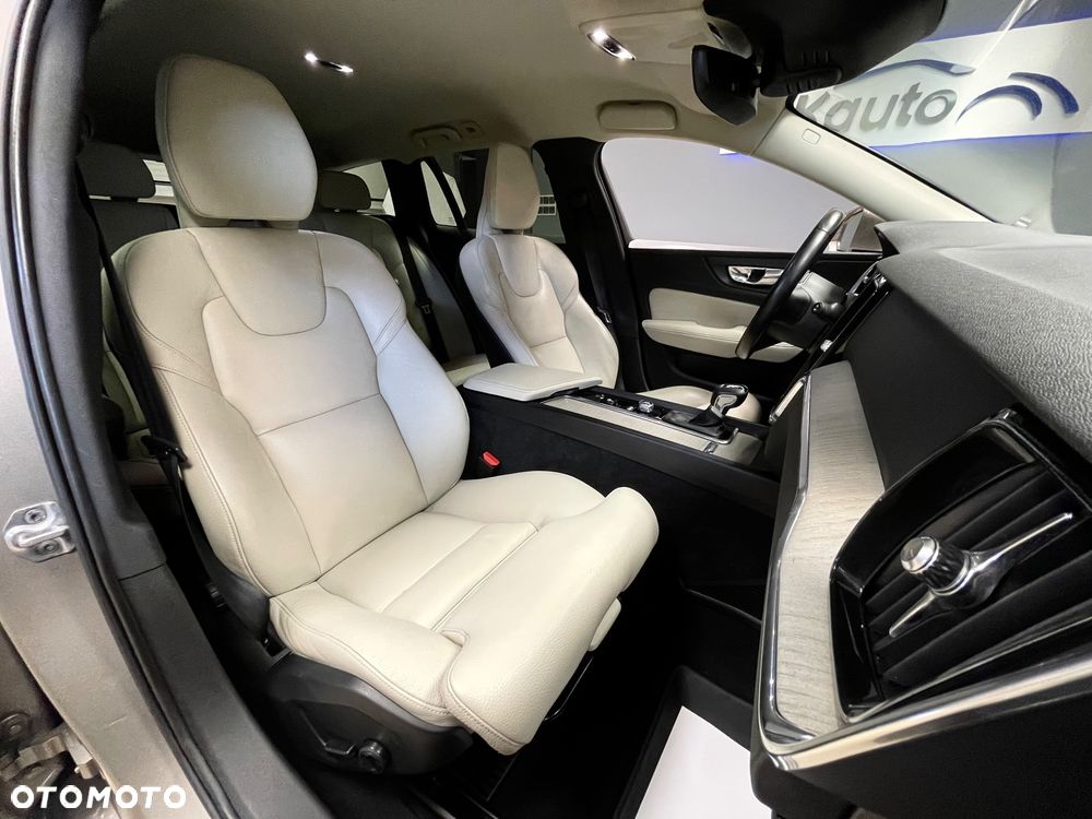 Volvo V60 D4 Inscription - 17