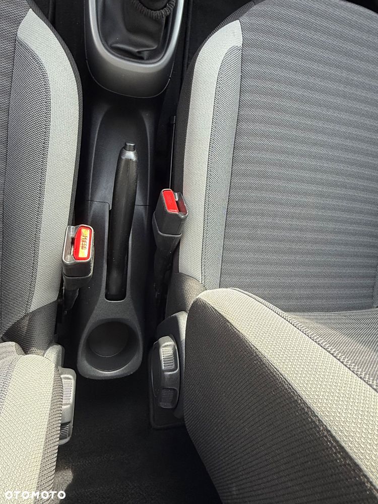 Toyota Aygo x-play - 36