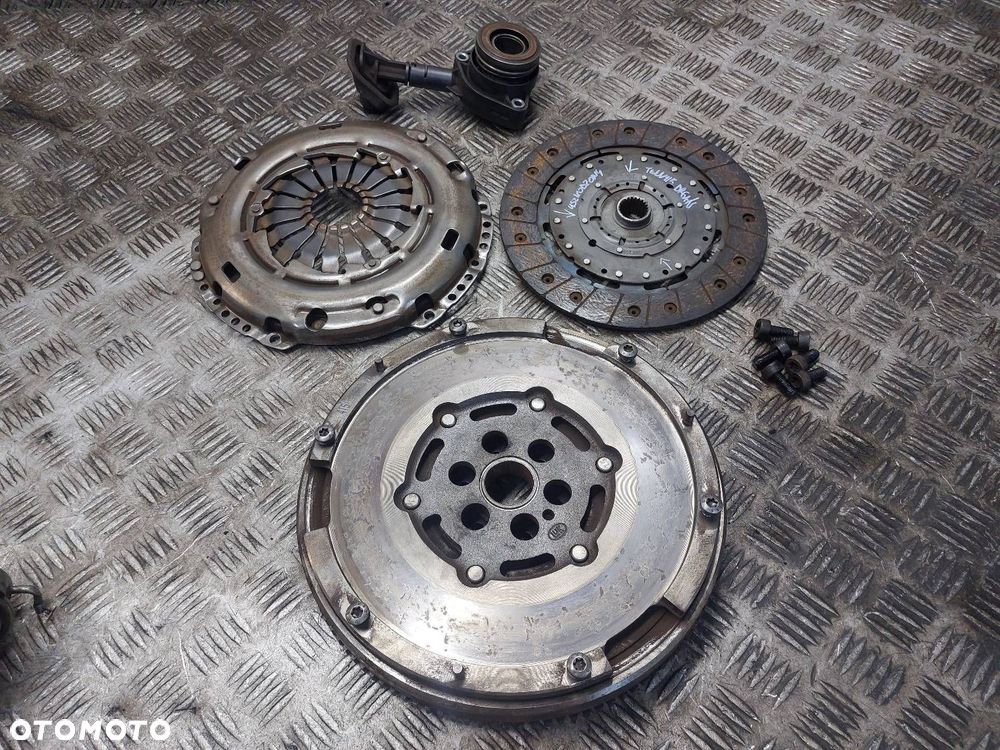 KOŁO DWUMASOWE + TARCZA + DOCISK + ŁOŻYSKO FORD FOCUS MK2 1.6 TDCI - 1