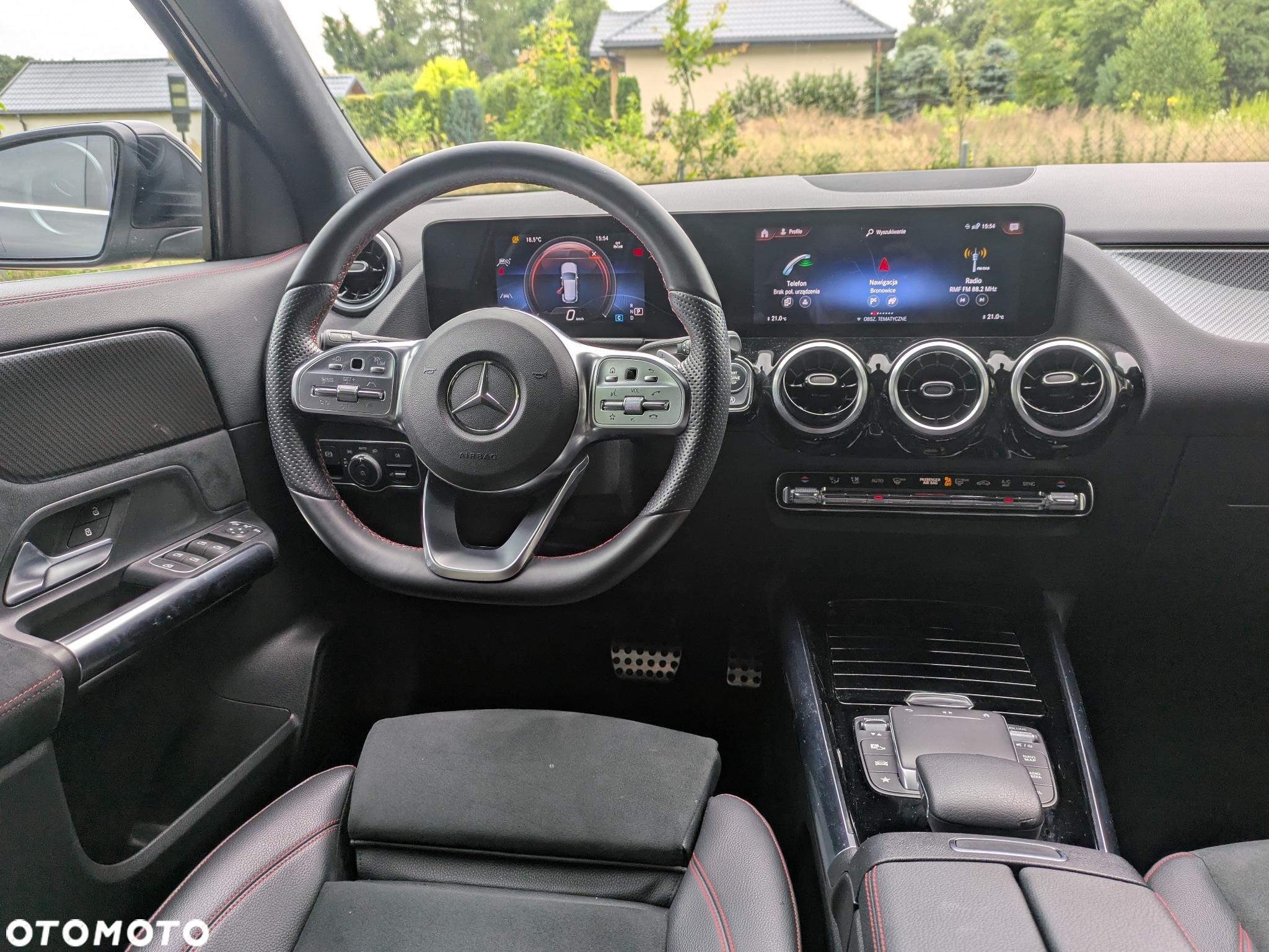 Mercedes-Benz GLA - 16