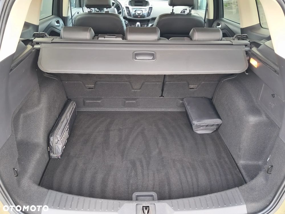 Ford Kuga 2.0 TDCi 4x4 Titanium - 39