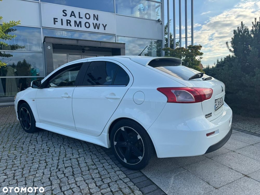 Mitsubishi Lancer 1.6 Invite - 4
