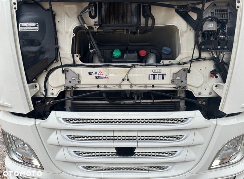 DAF XF460 SPACE CAB AUTOMAT FULLSPOJLERY KLIMA WEBASTO 2xALUTANK LODÓWKA 768000km FULLSERWIS DAF EURO 6 2017r ŁADNY - 7