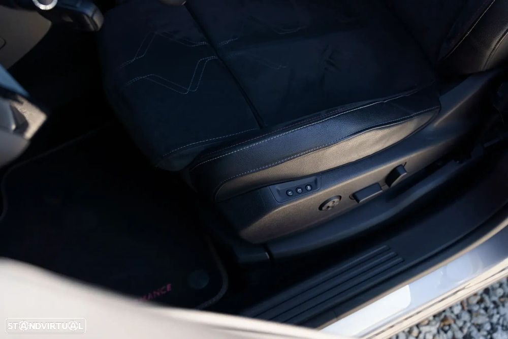 DS DS7 Crossback - 27