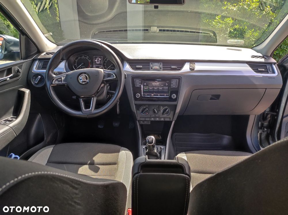 Skoda RAPID 1.0 TSI Active - 10