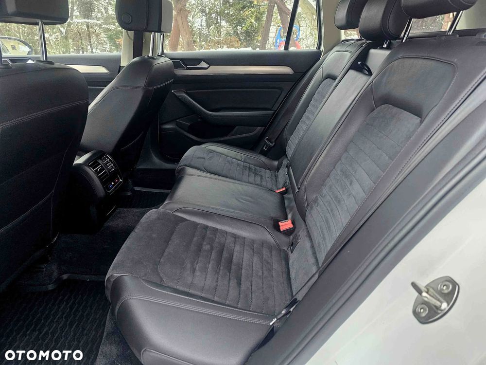 Volkswagen Passat Variant 2.0 TDI SCR 4Motion DSG Highline - 21