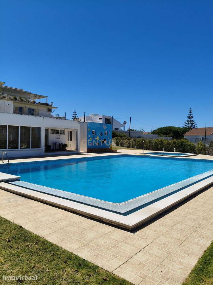Apartamento T4 transformado em T3 no Zambujal (Sesimbra) em condomínio - Grande imagem: 5/24