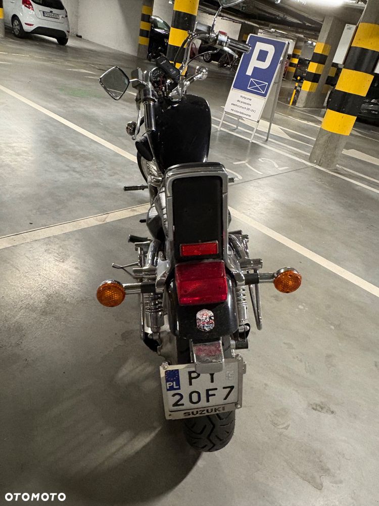 Suzuki Intruder - 3