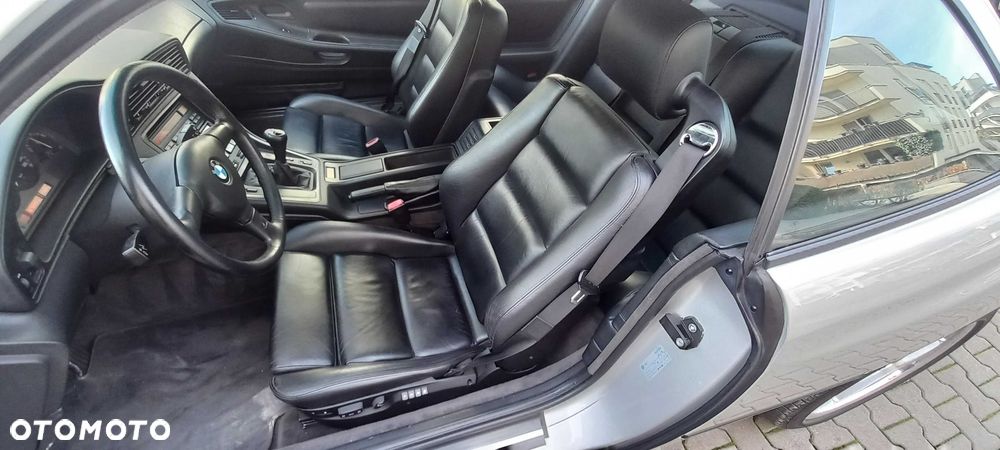 BMW Seria 8 - 8