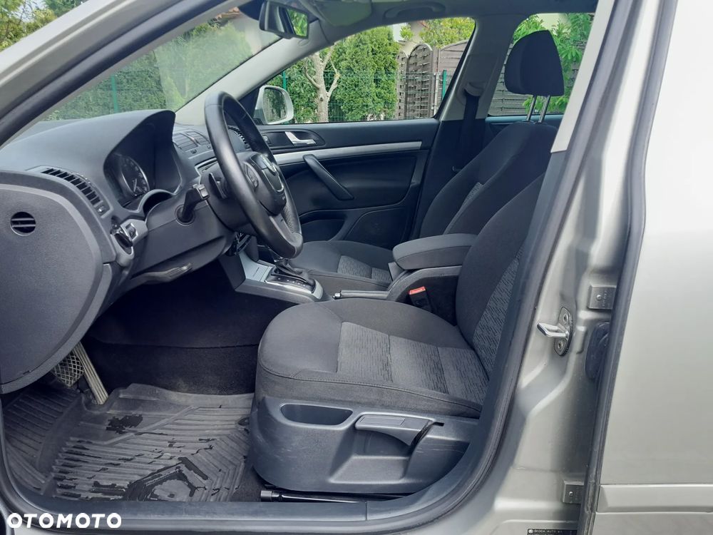 Skoda Octavia 2.0 TDI DSG Elegance - 9