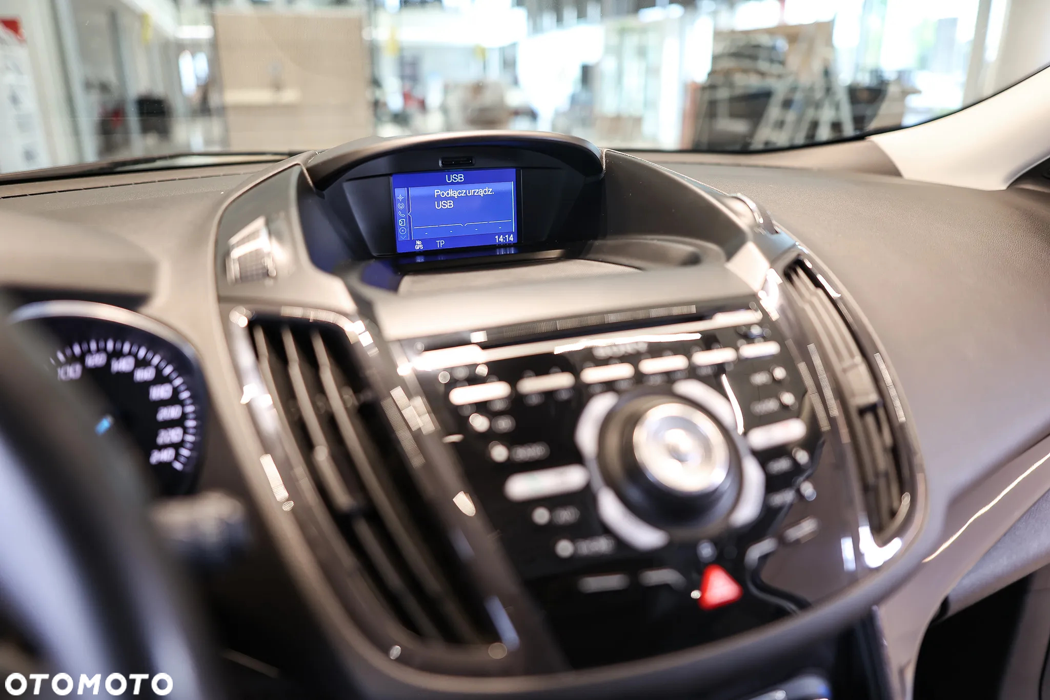 Ford Kuga 1.5 EcoBoost 4WD Titanium - 24