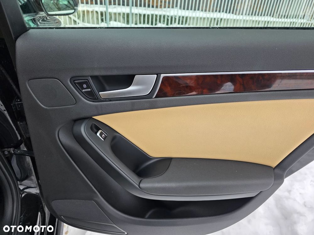 Audi A4 Limousine - 33