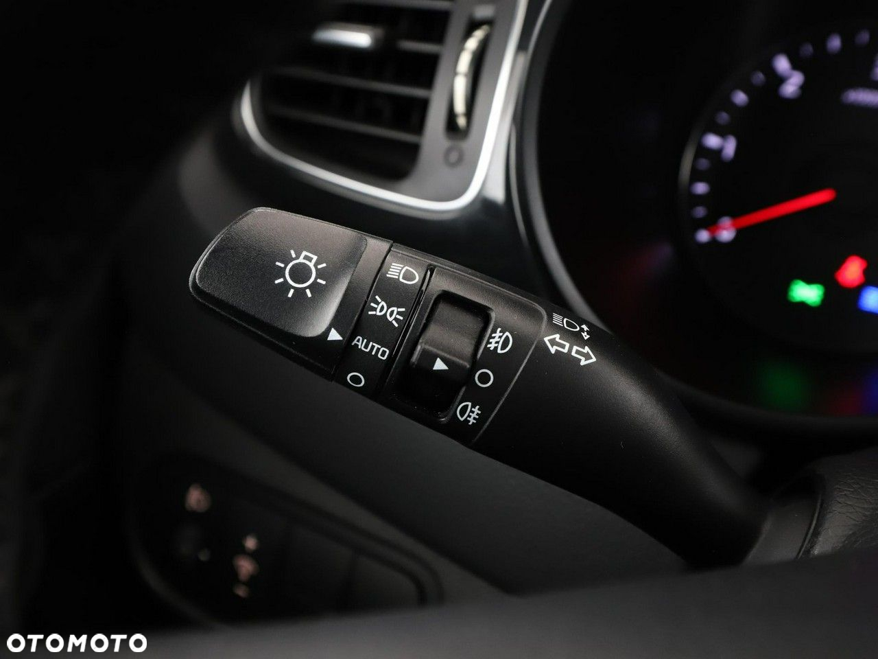 Kia Carens 1.7 CRDi L - 27
