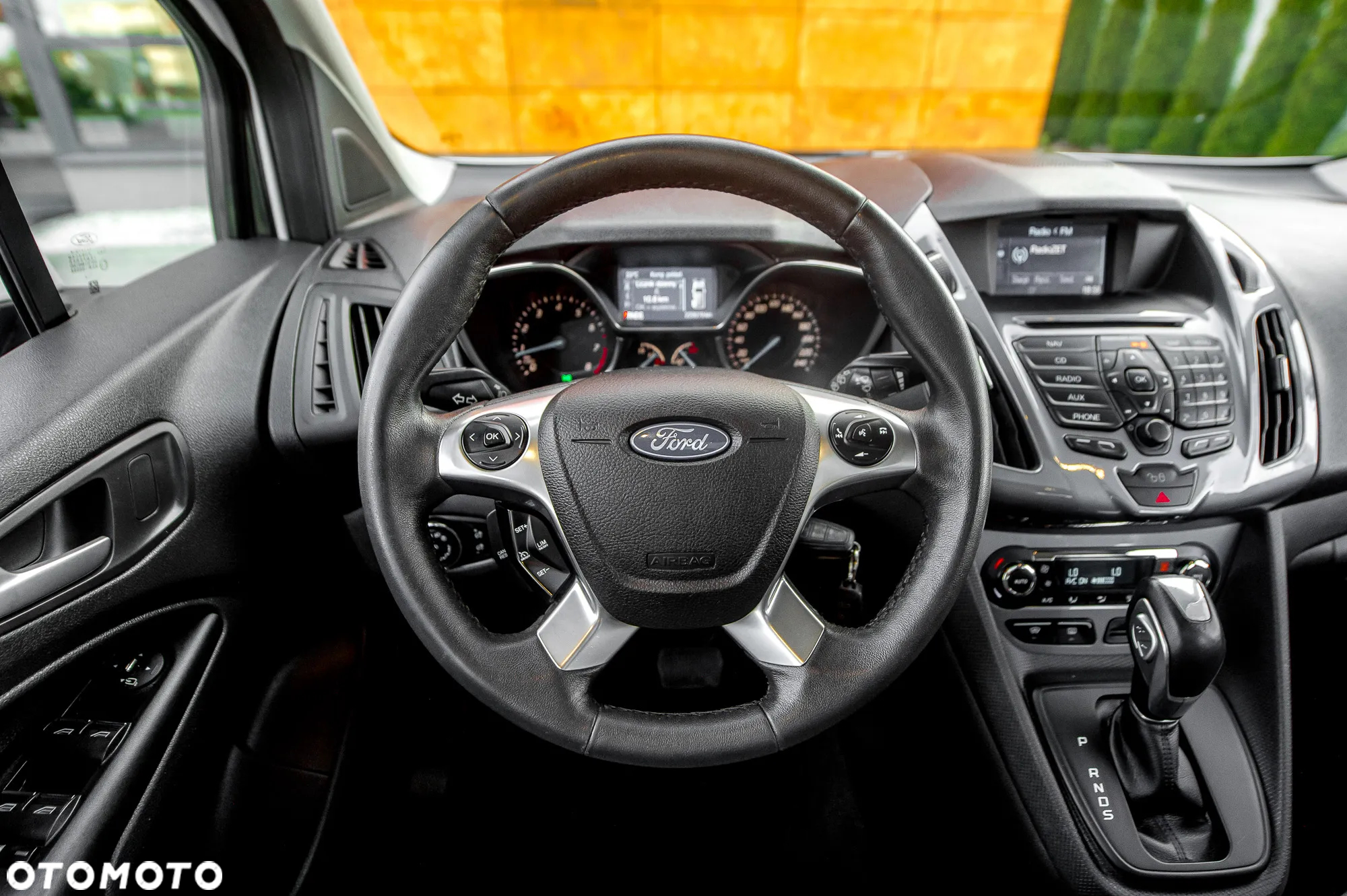 Ford Tourneo Connect Grand - 27