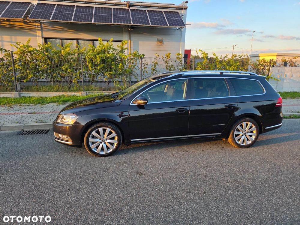 Volkswagen Passat Variant 2.0 TDI DSG BlueMotion Technology Exclusive - 20