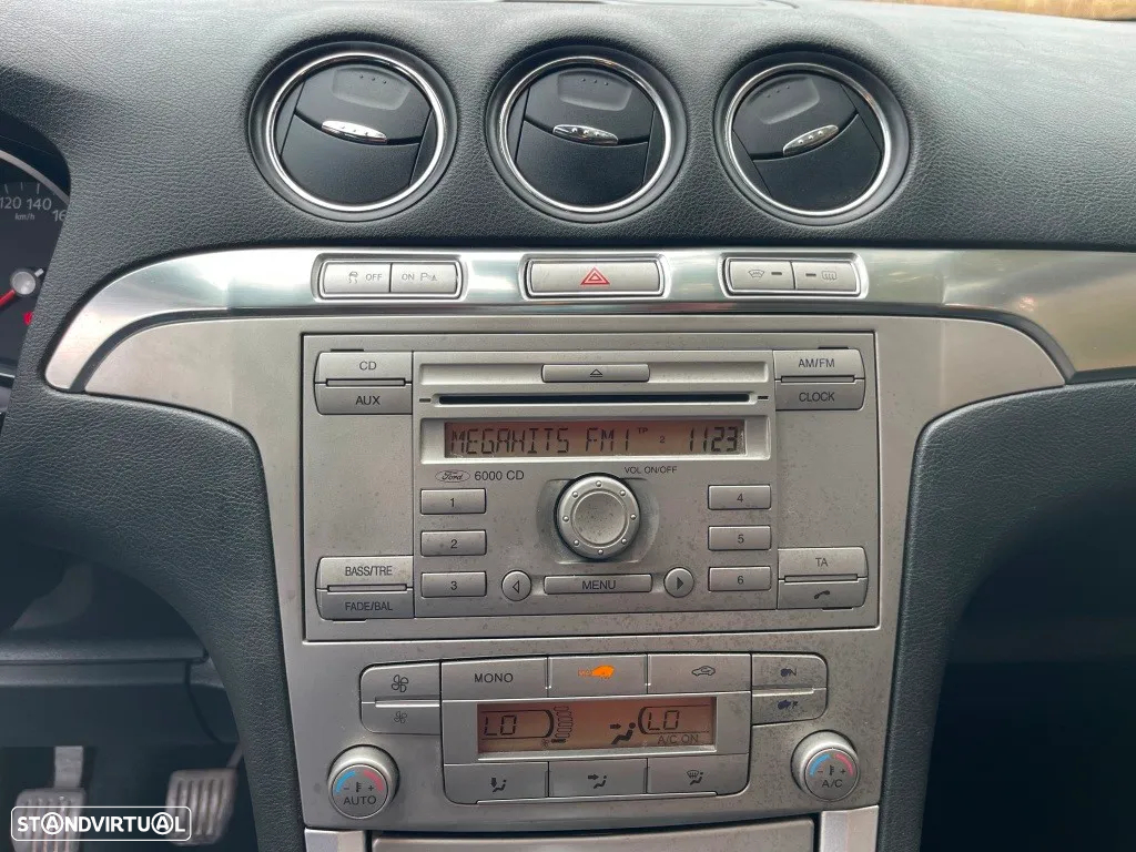 Ford S-Max 1.8 TDCi Titanium 7L - 32