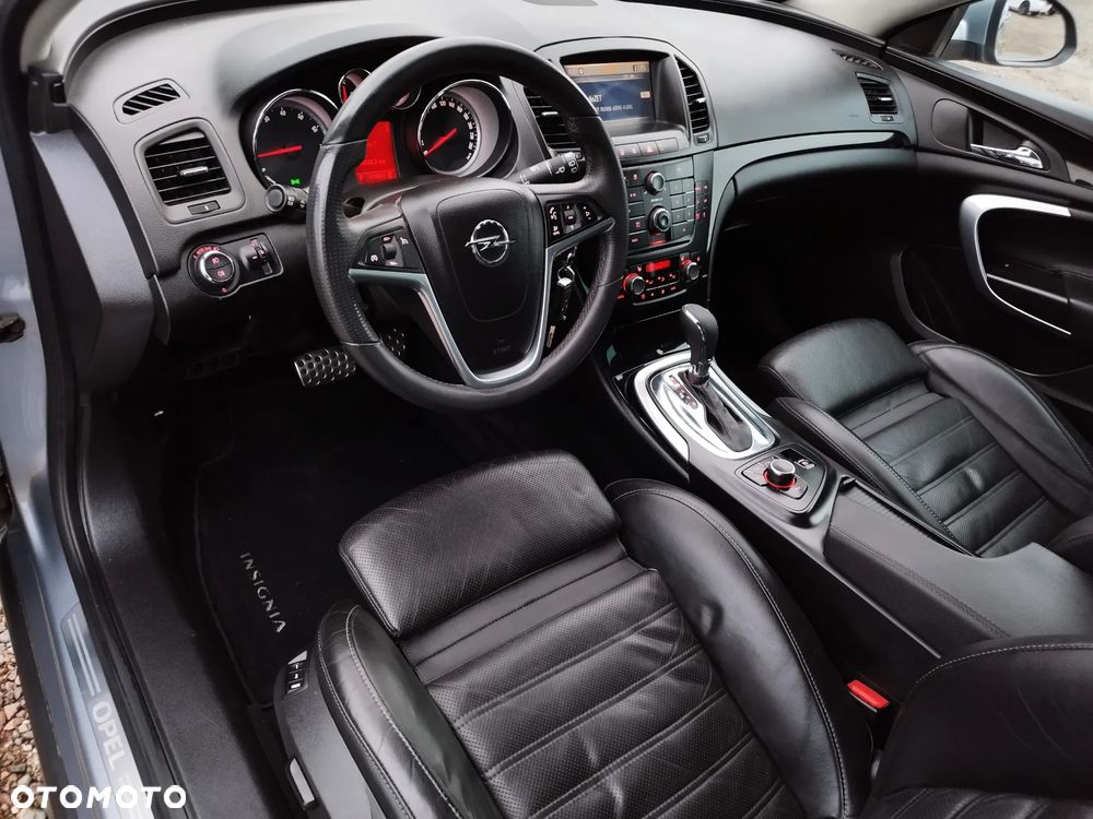 Opel Insignia 2.0 Turbo Sports Tourer 4x4 Automatik Cosmo - 11