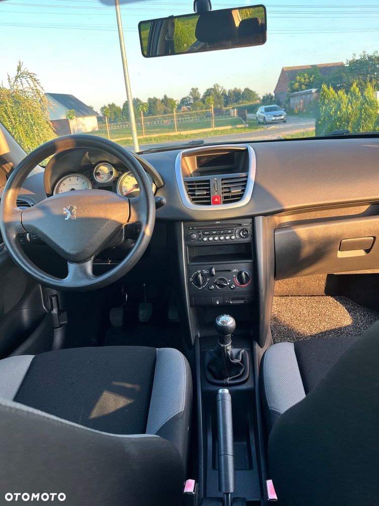 Peugeot 207 75 Urban Move - 8