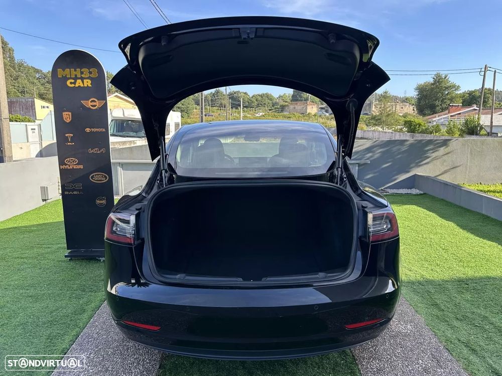 Tesla Model 3 - 24