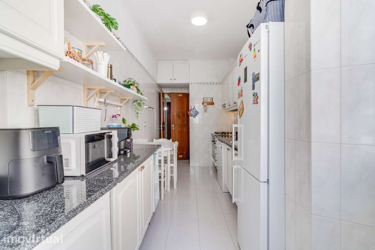APARTAMENTO T3 | LUGAR DE PARQUEAMENTO | PÓVOA DE SANTO ADRIÃO - Grande imagem: 3/29