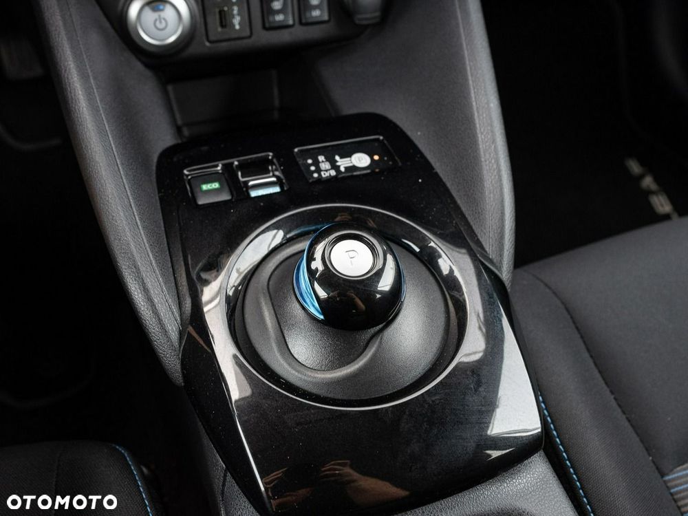 Nissan Leaf 40kWh N-Connecta - 16