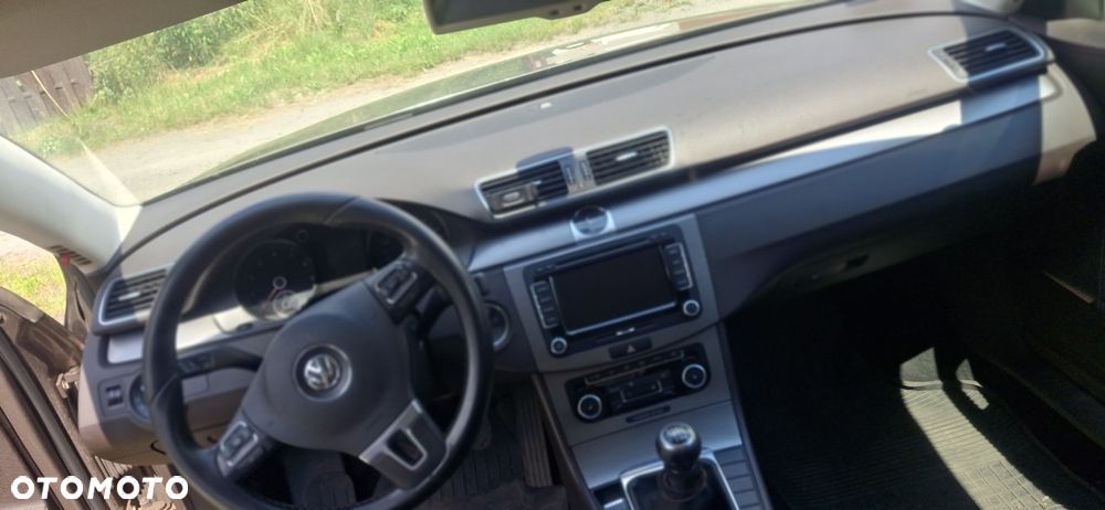 Volkswagen Passat - 5
