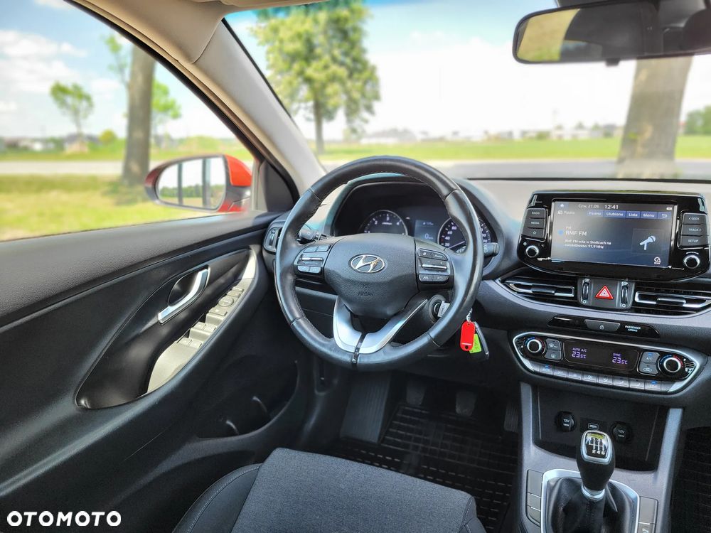 Hyundai i30 1.6 D Comfort - 10