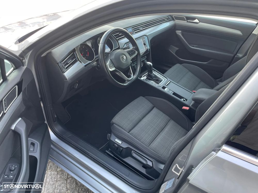 VW Passat Variant 2.0 TDi Business DSG - 13