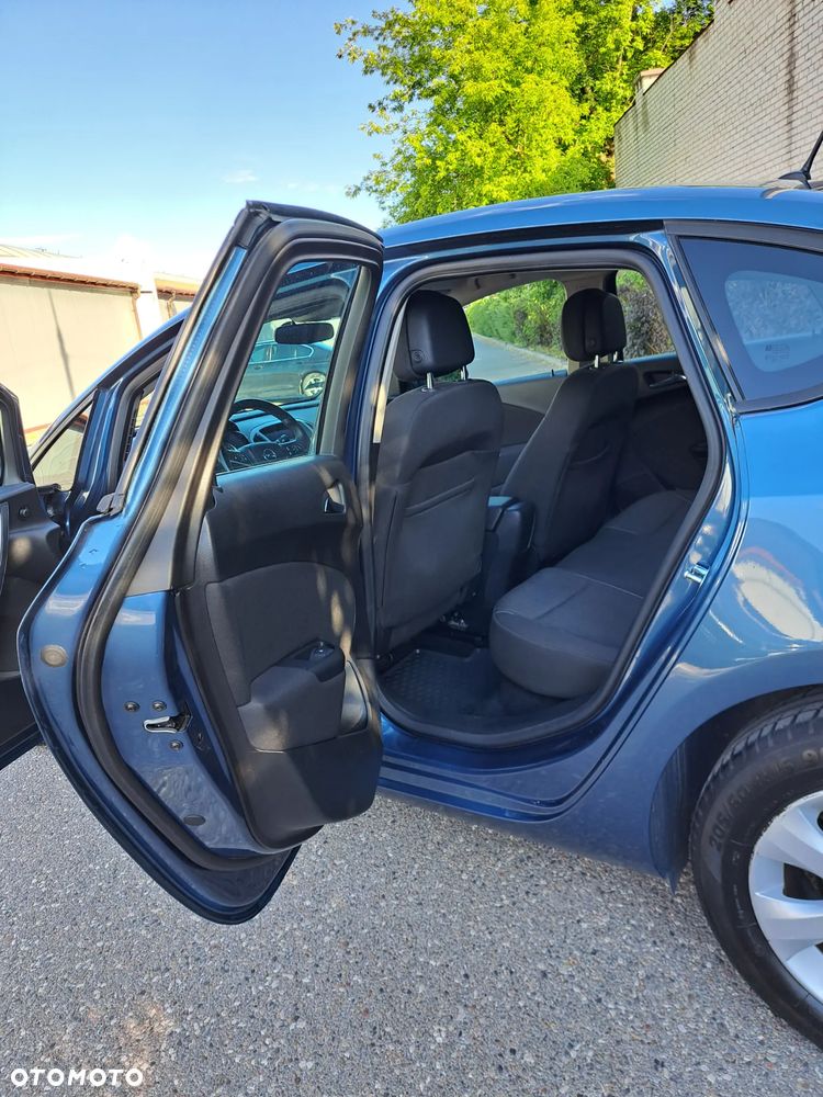 Opel Astra 1.6 Business - 11
