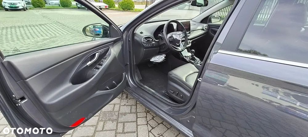 Hyundai i30 1.5 T-GDI 48V-Hybrid DCT Advantage - 11