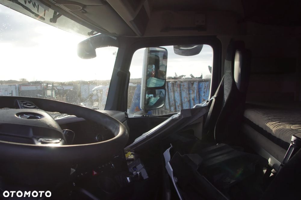 Auto na części - Mercedes Actros MP4 1845 12.8 450 KM OM471LA 471900 G211-12KL 715352 9147 2014R Silnik Skrzynia Drzwi Lusterko Szyba Klamka Siodło Deska Kokpit Sterownik Moduł Czujnik Licznik Kierownica Panel - 11