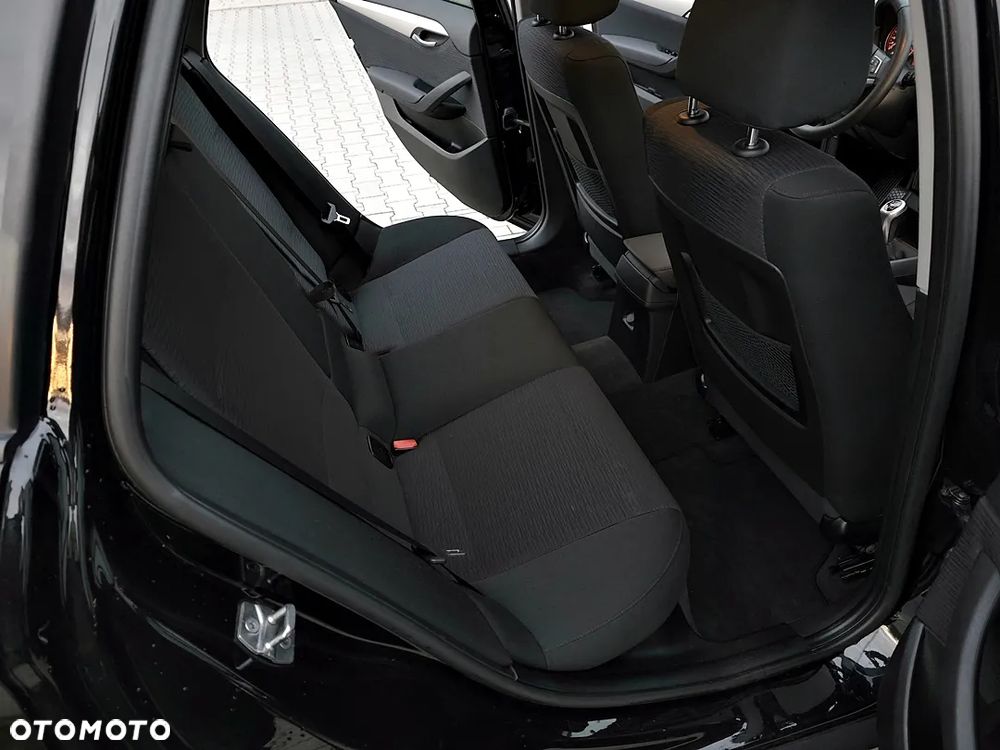 BMW X1 sDrive18i - 37