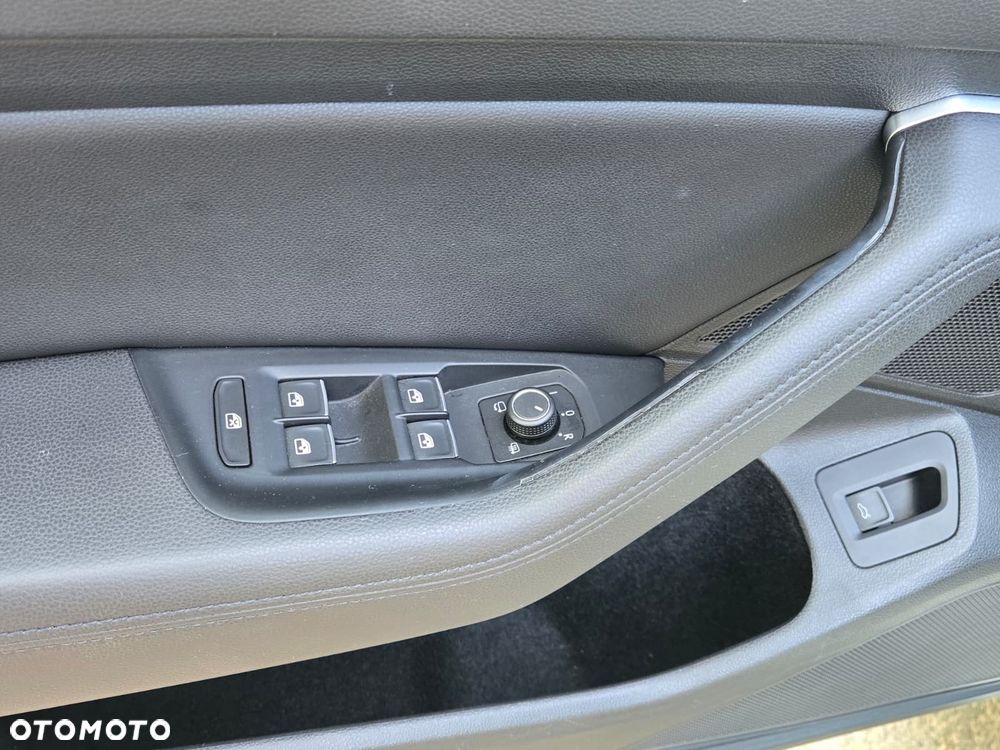 Volkswagen Passat 2.0 TDI Bi-Turbo BMT 4Mot Highline DSG - 14
