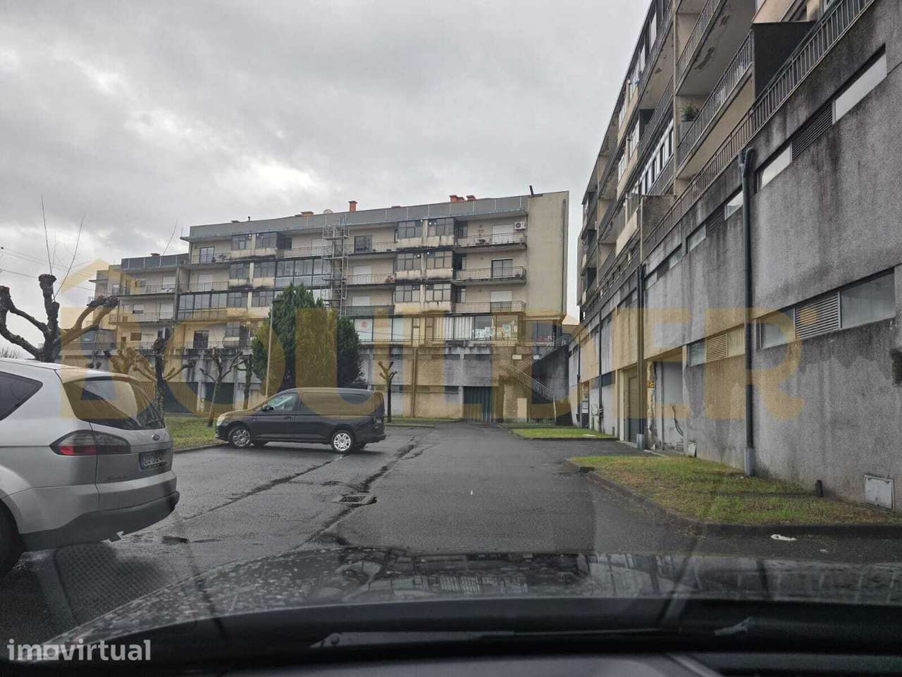 Armazém/Garagem em Póvoa de Lanhoso - Grande imagem: 5/37