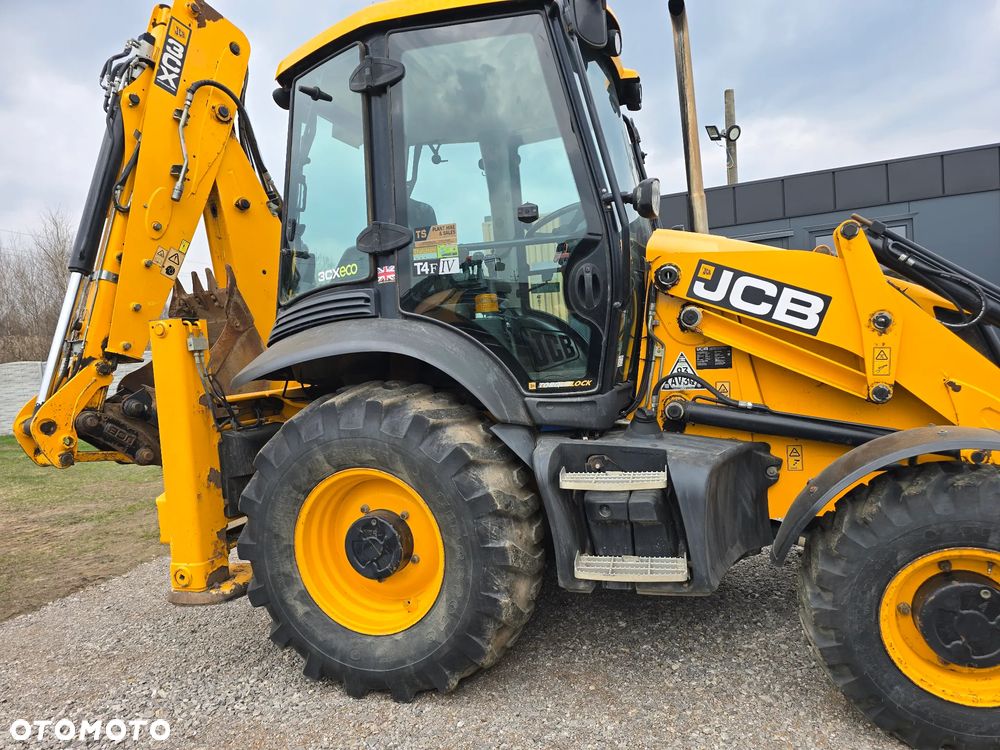 JCB - 8