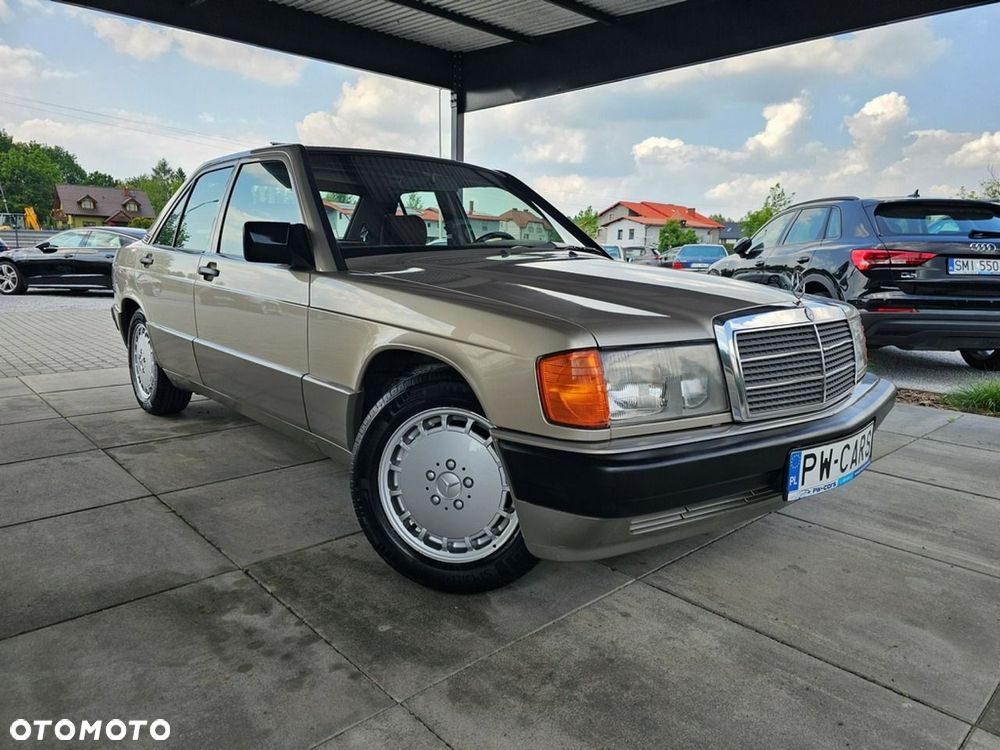 Mercedes-Benz W201 (190) - 2