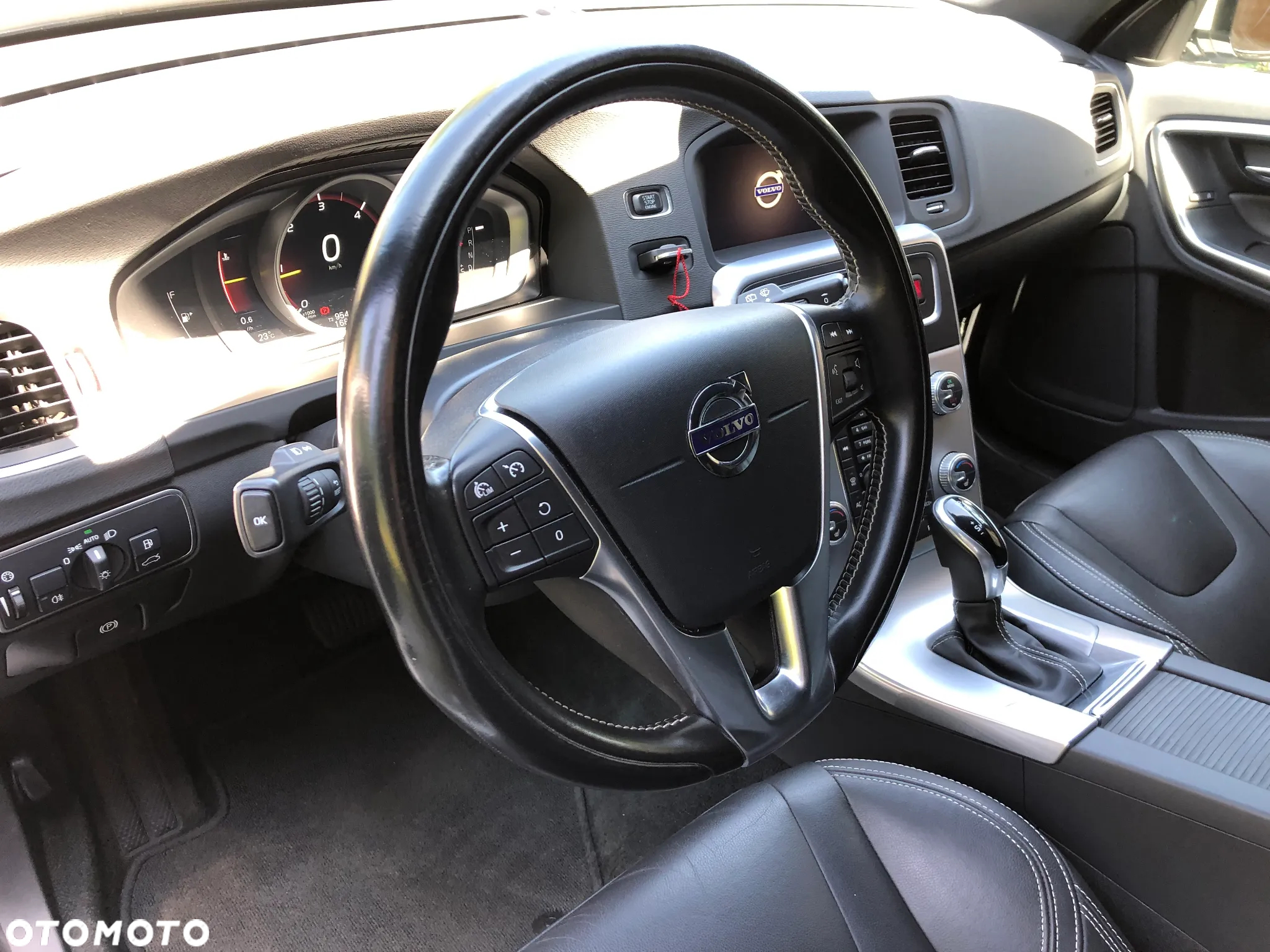 Volvo V60 D4 Drive-E Dynamic Edition (Momentum) - 17