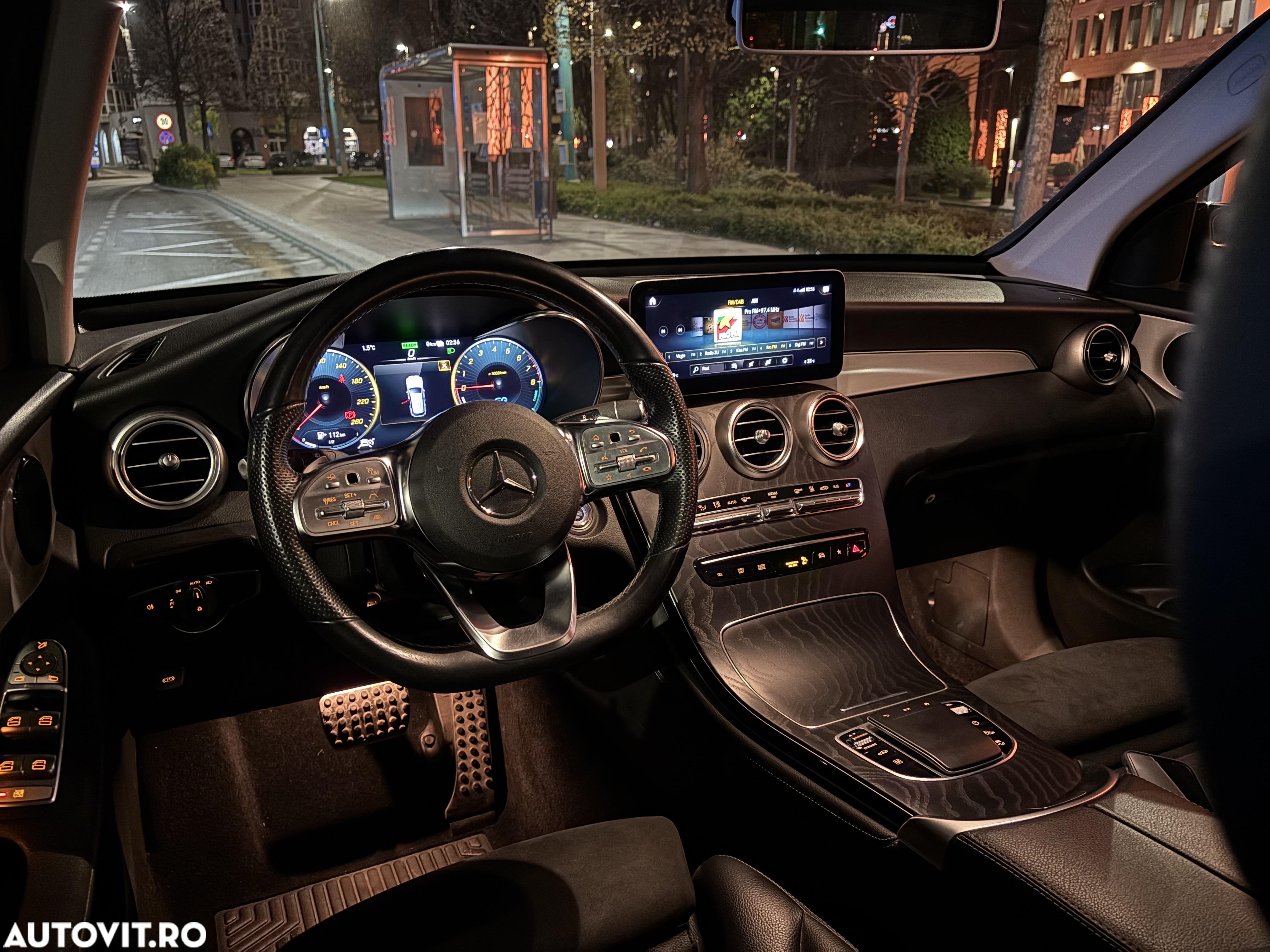 Mercedes-Benz GLC 300 e 4Matic 9G-TRONIC AMG Line Plus - 25