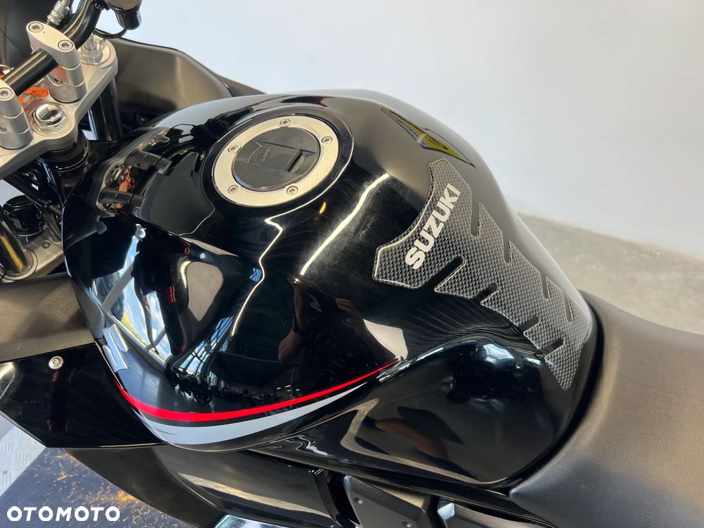 Suzuki GSX - 10