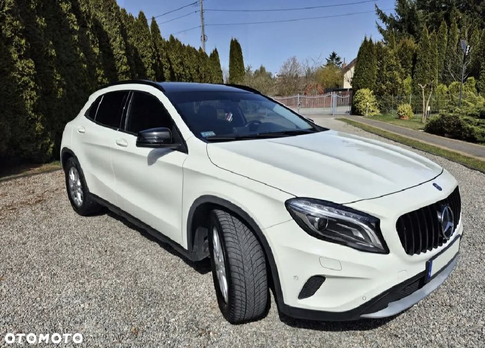 Mercedes-Benz GLA - 2