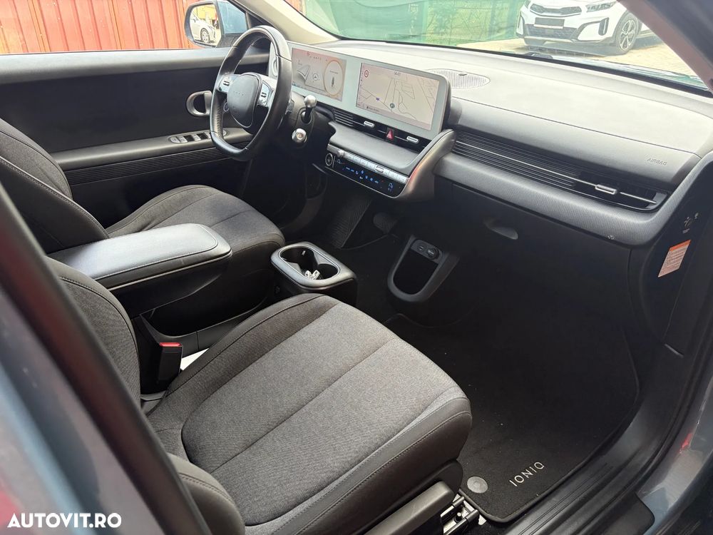 Hyundai IONIQ - 8