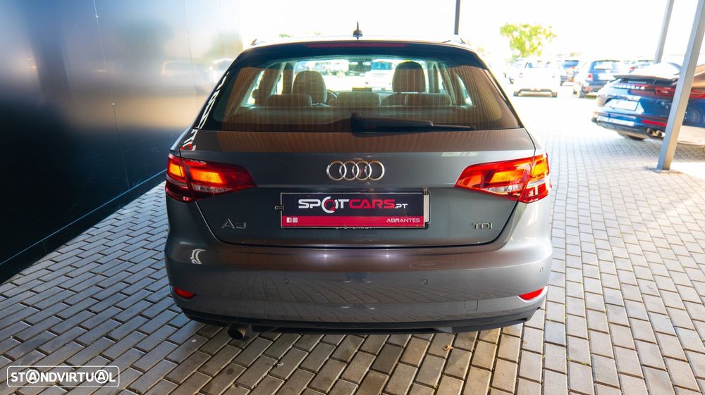 Audi A3 Sportback 1.6 TDI Design - 8